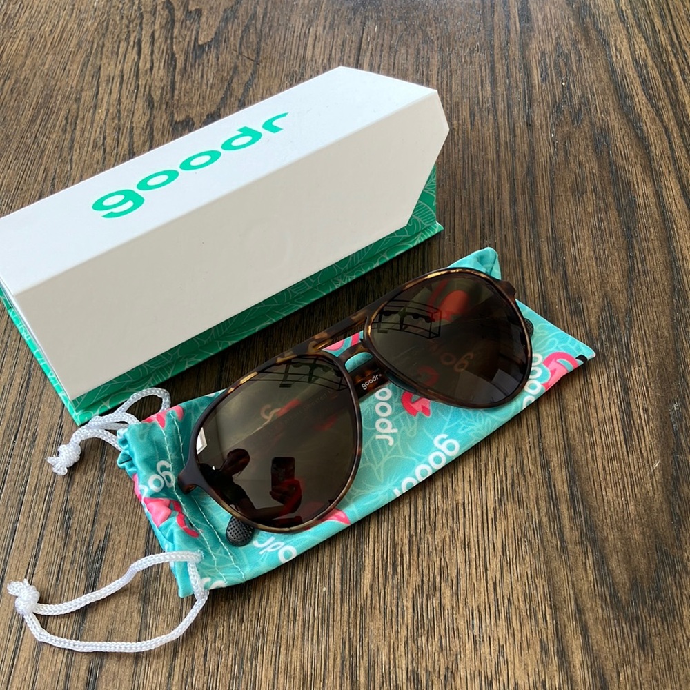 Goose Amelia Earhart Ghosted Me sunglasses- new in box